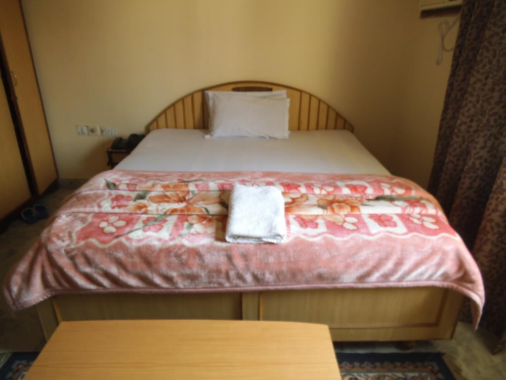 City Centre Hotel Agartala Ruang foto
