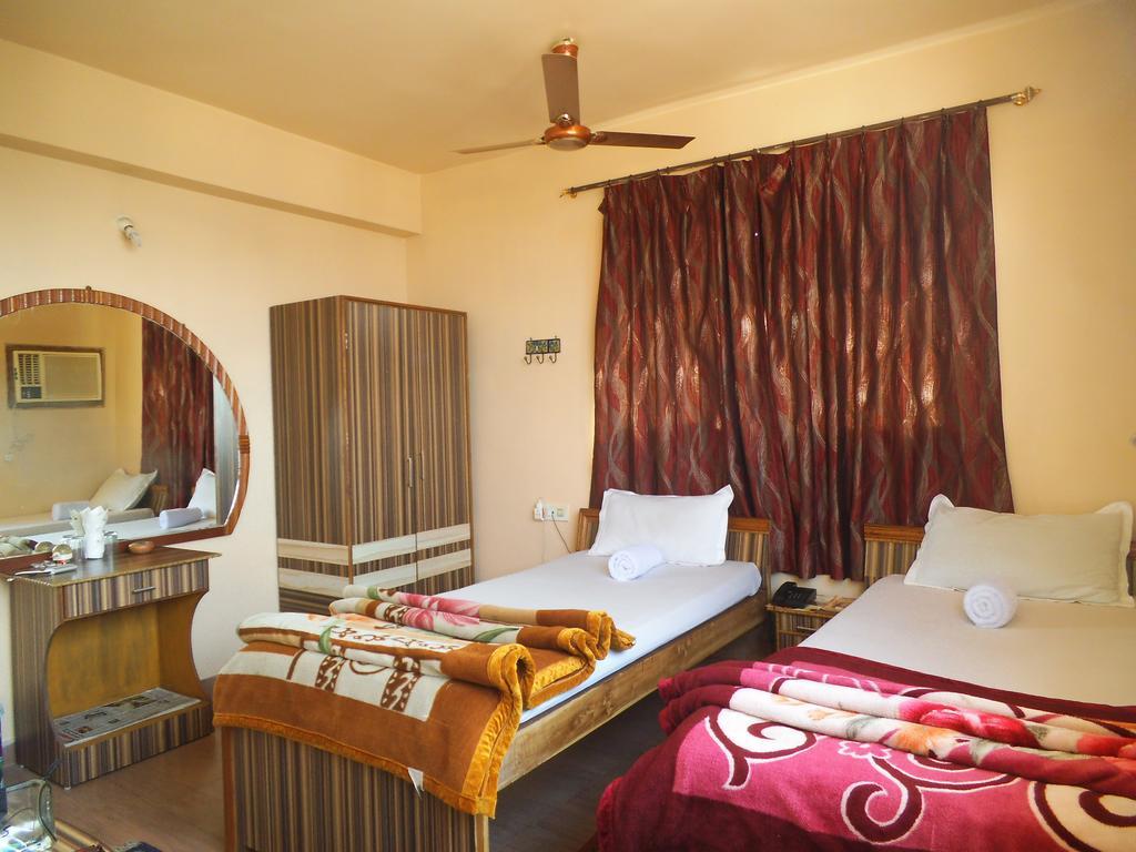 City Centre Hotel Agartala Ruang foto
