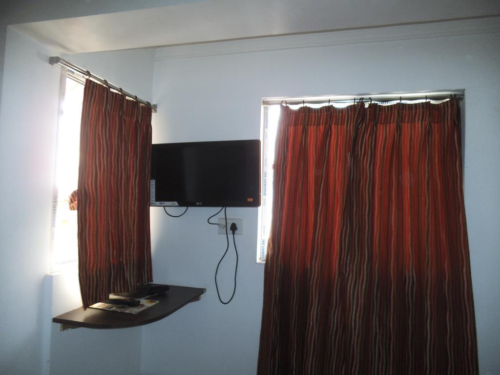City Centre Hotel Agartala Ruang foto