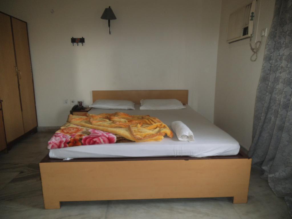 City Centre Hotel Agartala Ruang foto