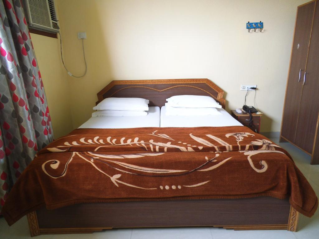 City Centre Hotel Agartala Bagian luar foto