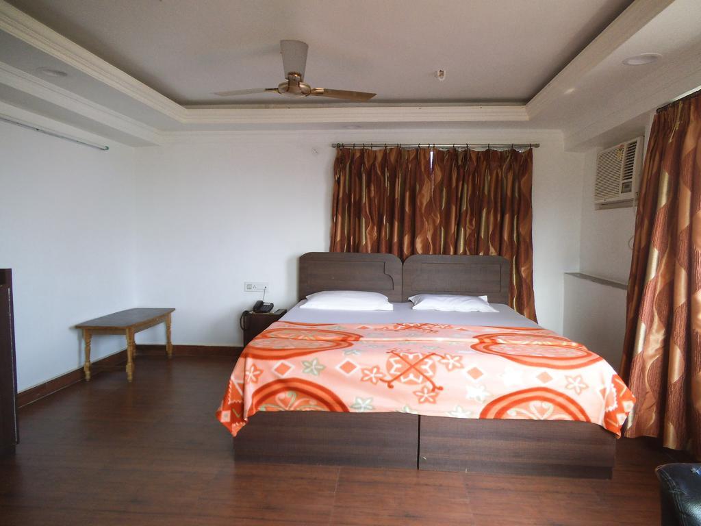 City Centre Hotel Agartala Bagian luar foto
