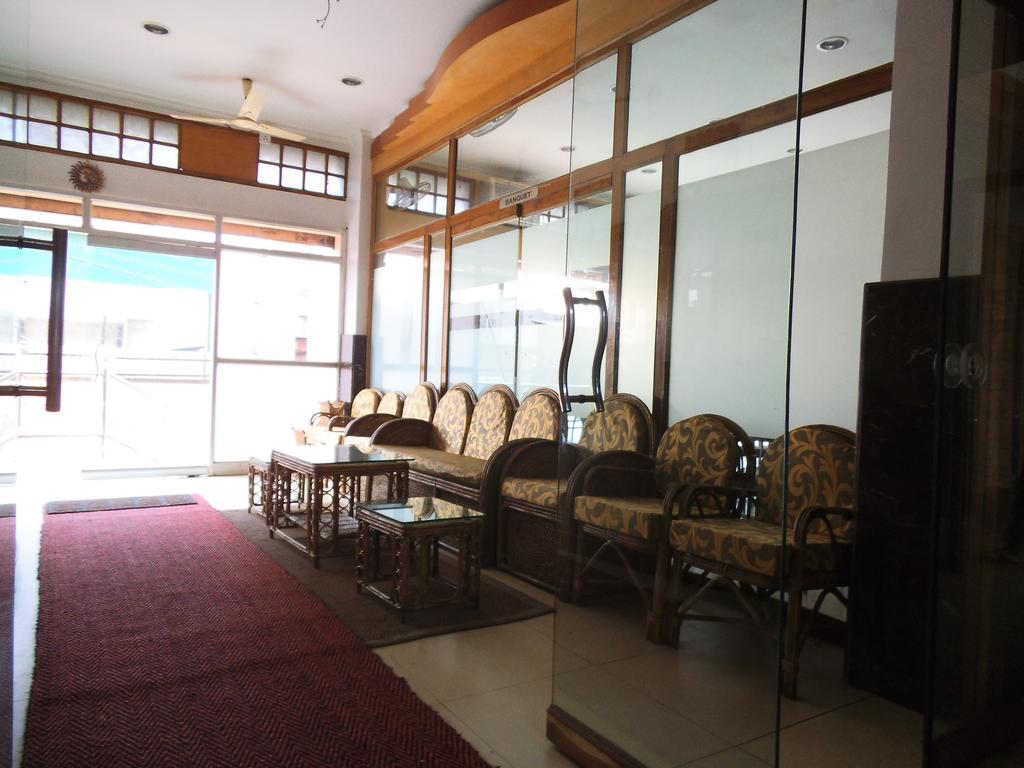 City Centre Hotel Agartala Bagian luar foto