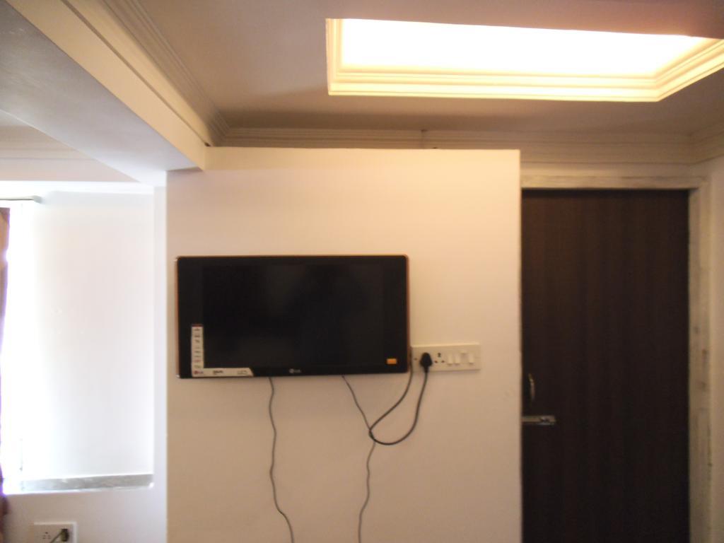 City Centre Hotel Agartala Bagian luar foto